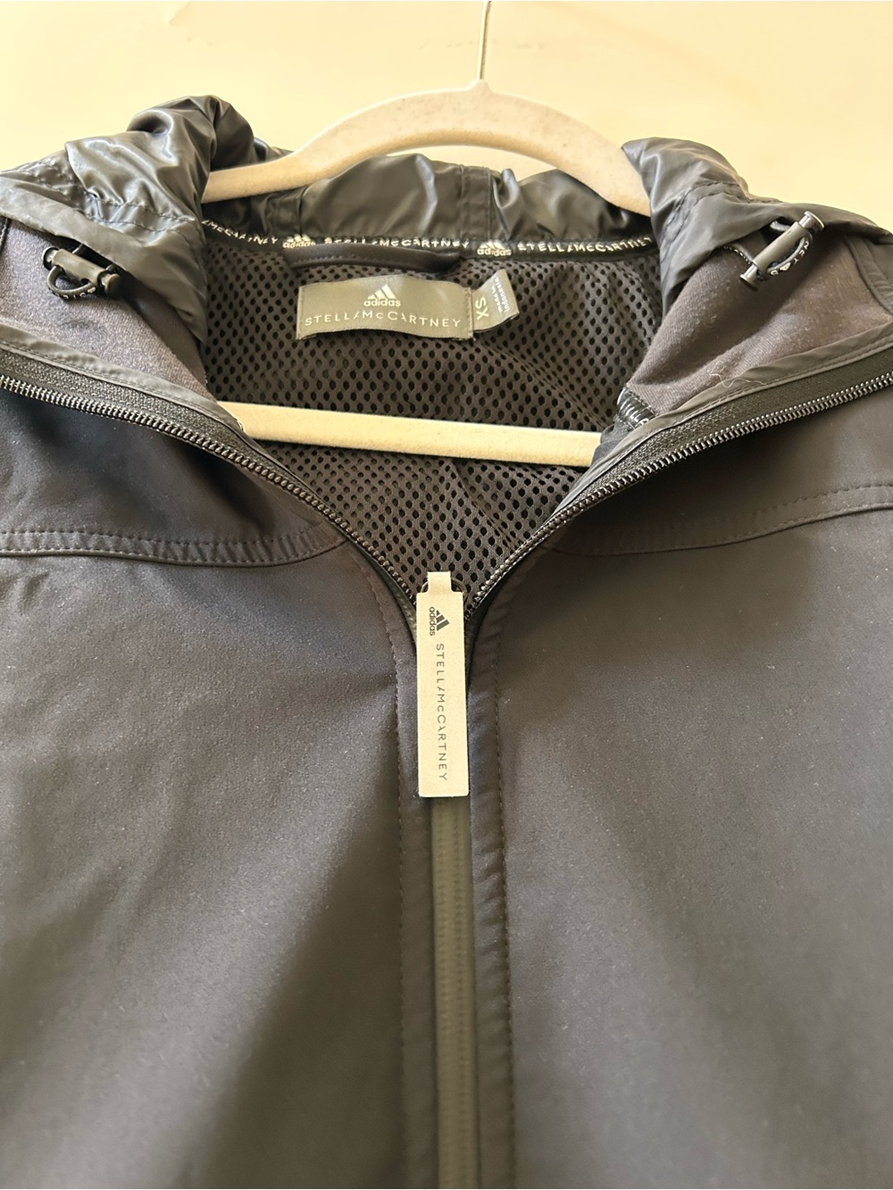 Stella McCartney x Adidas Run Trail Hoodie Jacket in Black. Jogging. Layered. XS - Picture 12 of 12